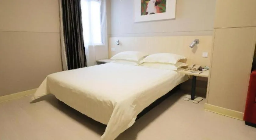 Bed in Jinjiang Inn Shanghai Minhang Zhuanqiao