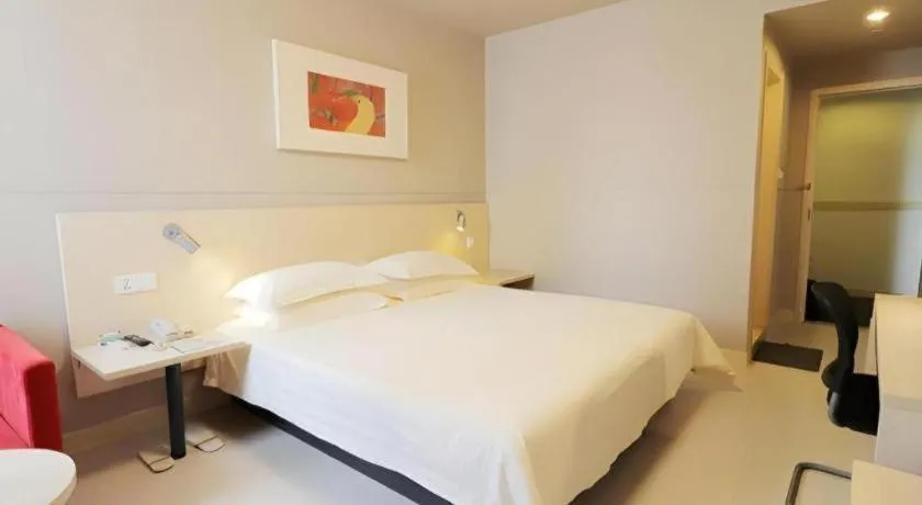 Bed in Jinjiang Inn Shanghai Minhang Zhuanqiao