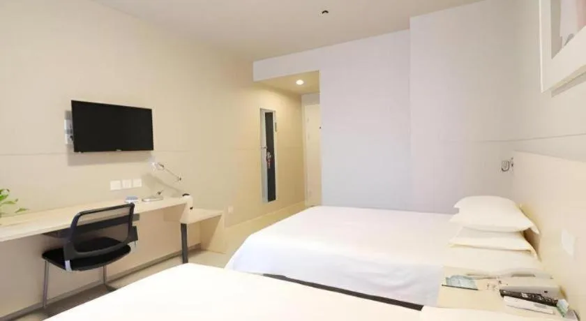 Bed in Jinjiang Inn Shanghai Minhang Zhuanqiao