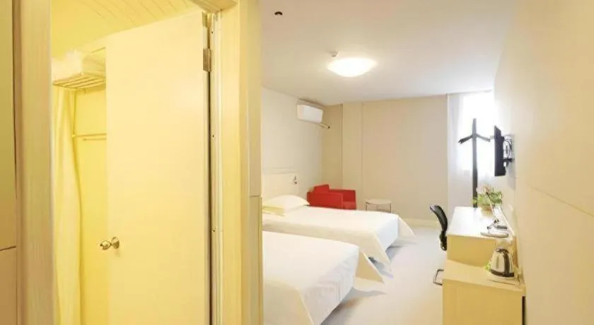 Bed in Jinjiang Inn Shanghai Minhang Zhuanqiao