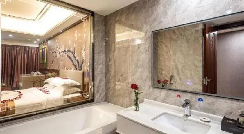 Bed in Nan Guo Hotel Bed in Nan Guo Hotel