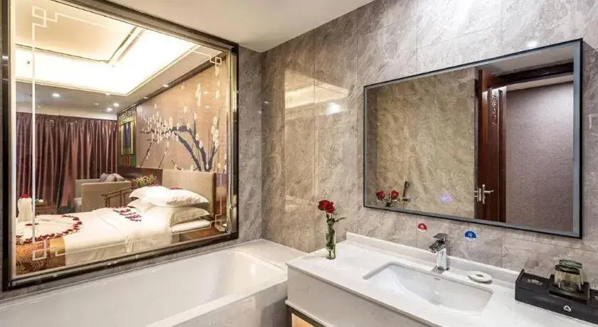 Bed in Nan Guo Hotel Bed in Nan Guo Hotel