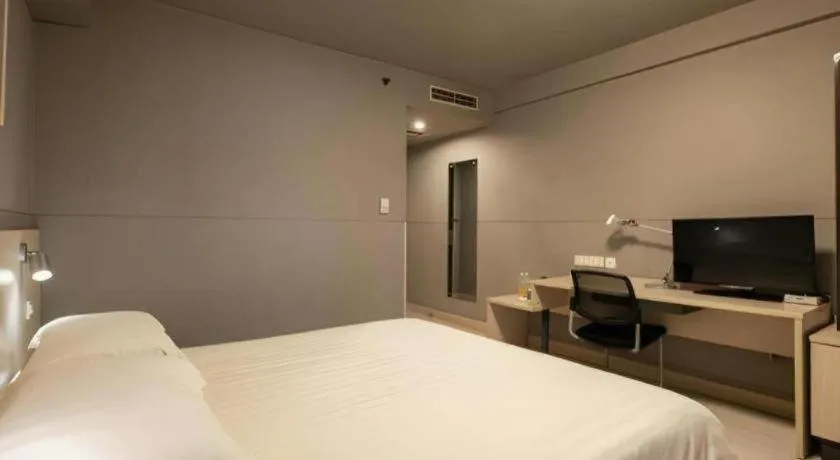 Bed in Magnotel Classic Shenyang General Hospital of Northern Theater Command