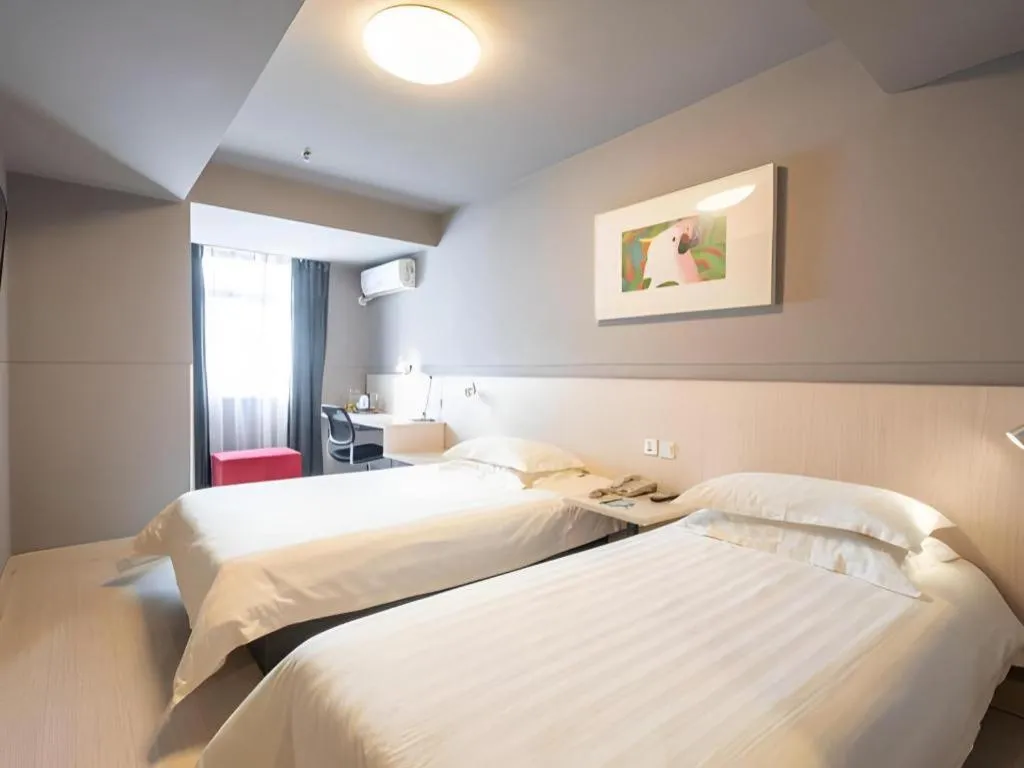 Bed in Magnotel Classic Shenyang General Hospital of Northern Theater Command