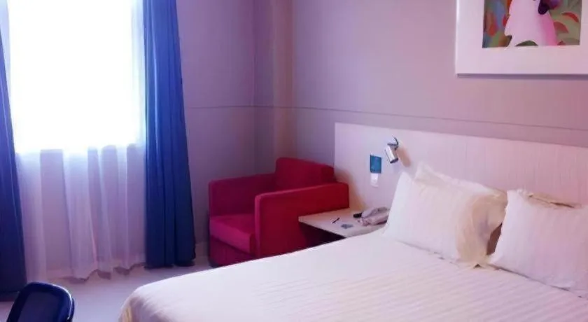 Bed in Magnotel Classic Shenyang General Hospital of Northern Theater Command