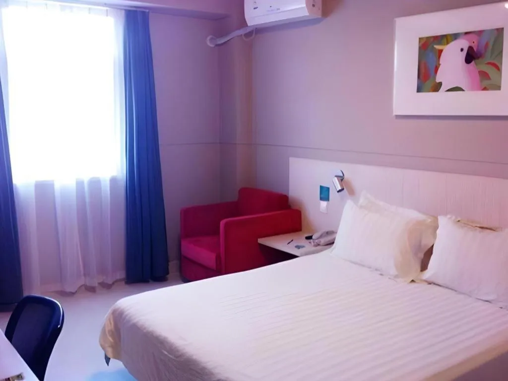 Bed in Magnotel Classic Shenyang General Hospital of Northern Theater Command