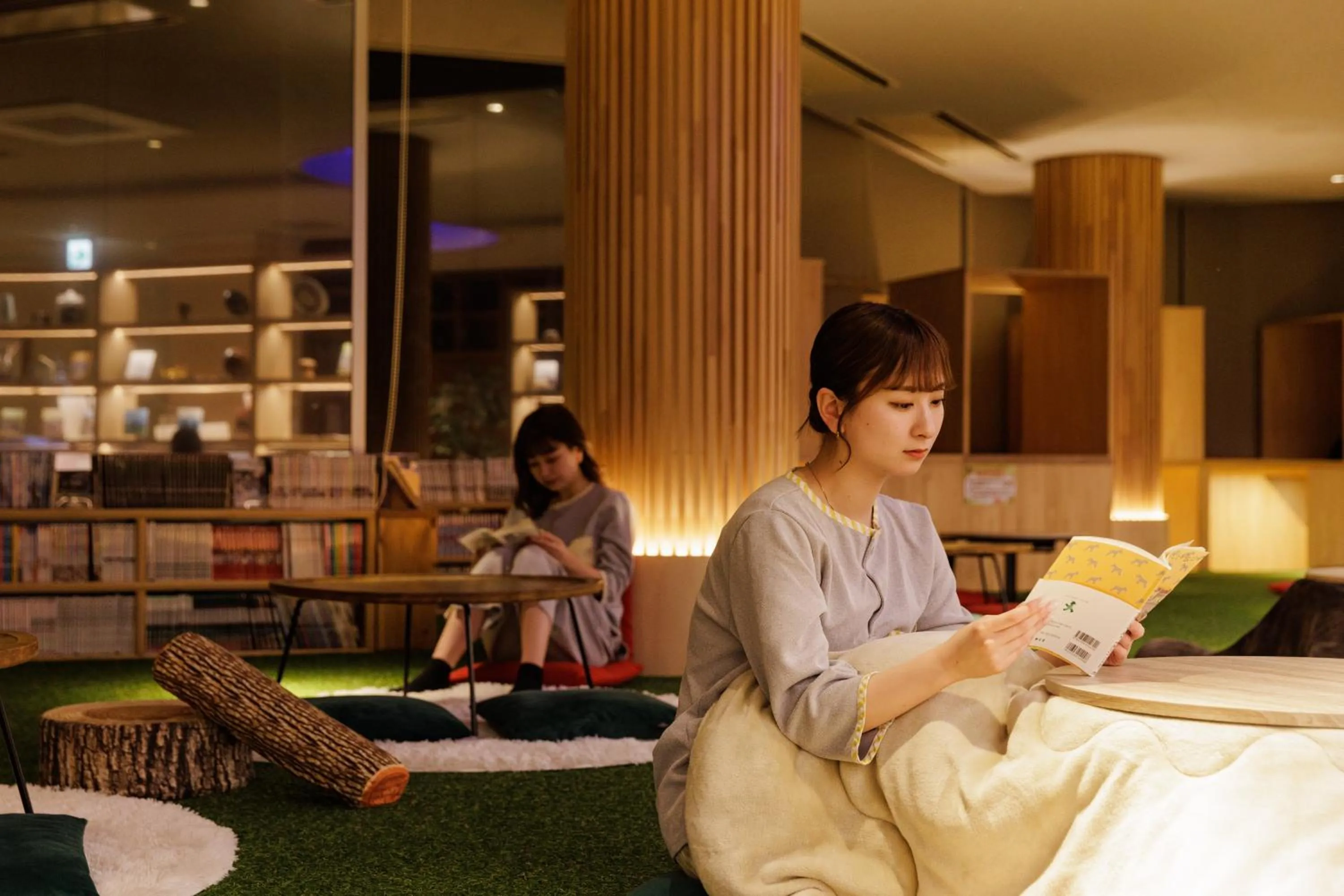 Library in Ashibetsu Onsen Starlight Hotel