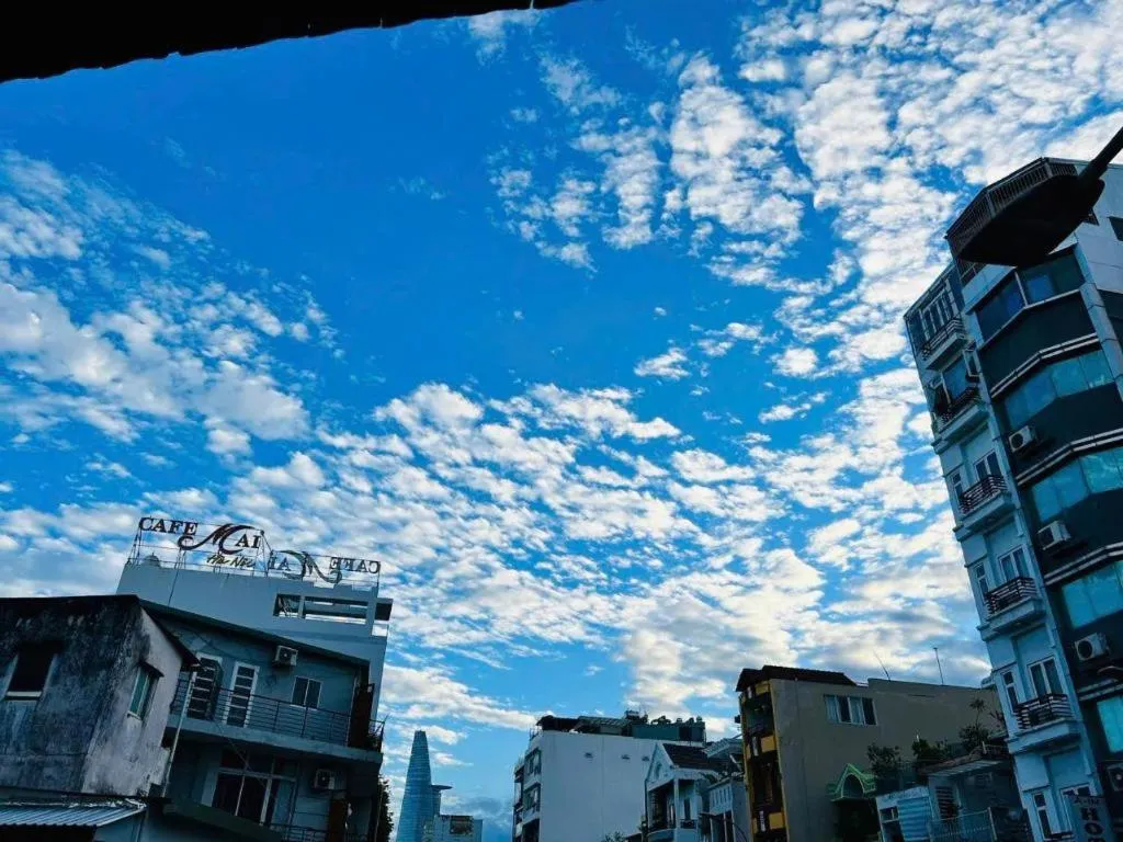 Son Tung Hotel - De Tham Street