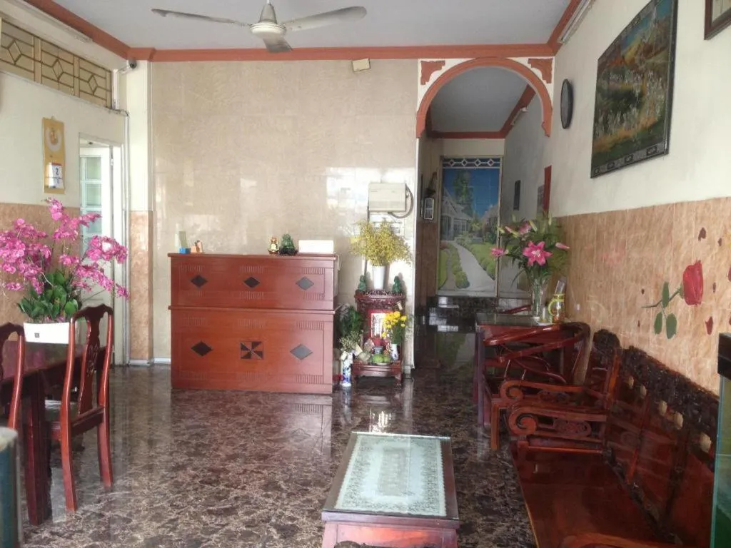 Son Tung Hotel - De Tham Street