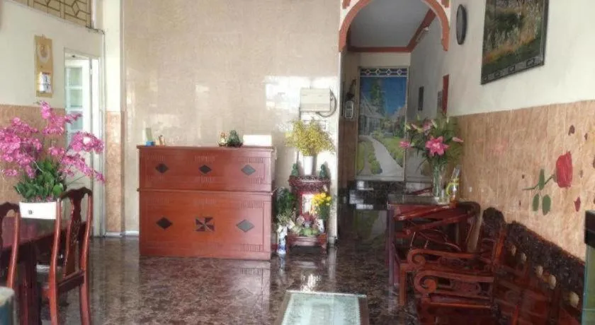 Son Tung Hotel - De Tham Street