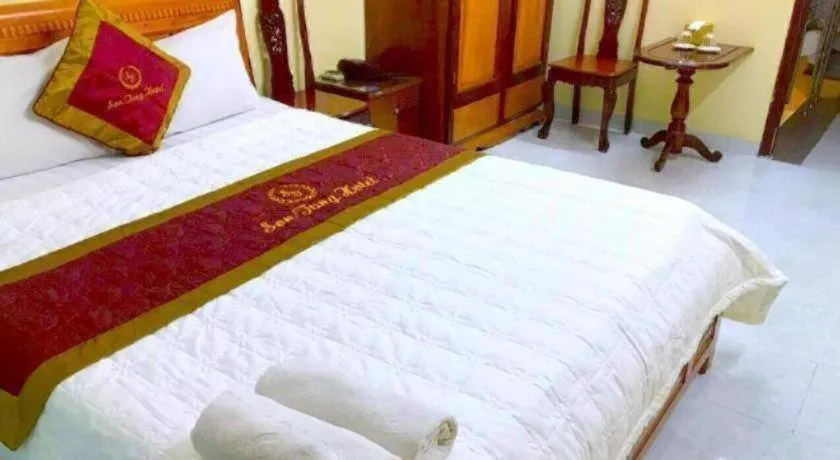 Bed in Son Tung Hotel - De Tham Street