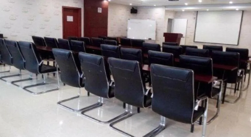 GreenTree Inn Guangdong Huizhou Chenjiang Intercity Rail Station Business Hotel