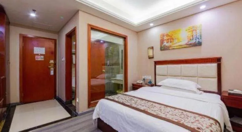 Bed in GreenTree Inn Guangdong Huizhou Chenjiang Intercity Rail Station Business Hotel