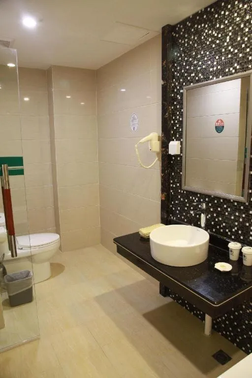 GreenTree Inn Guangdong Huizhou Chenjiang Intercity Rail Station Business Hotel