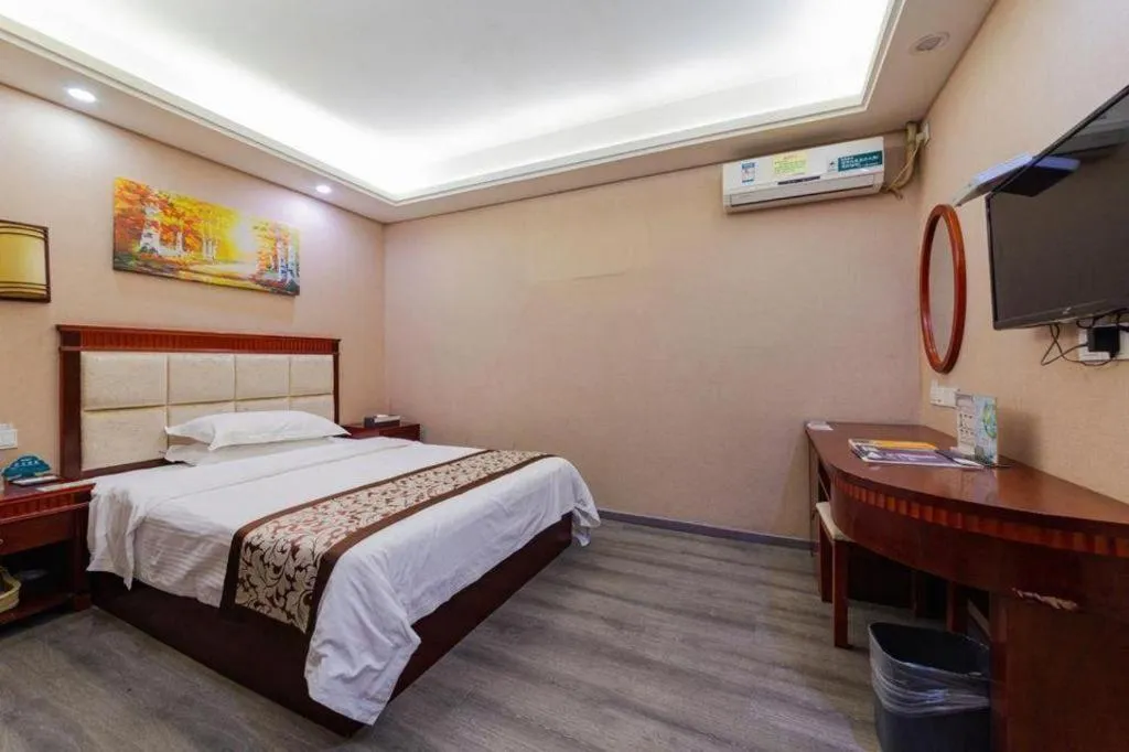 Bed in GreenTree Inn Guangdong Huizhou Chenjiang Intercity Rail Station Business Hotel
