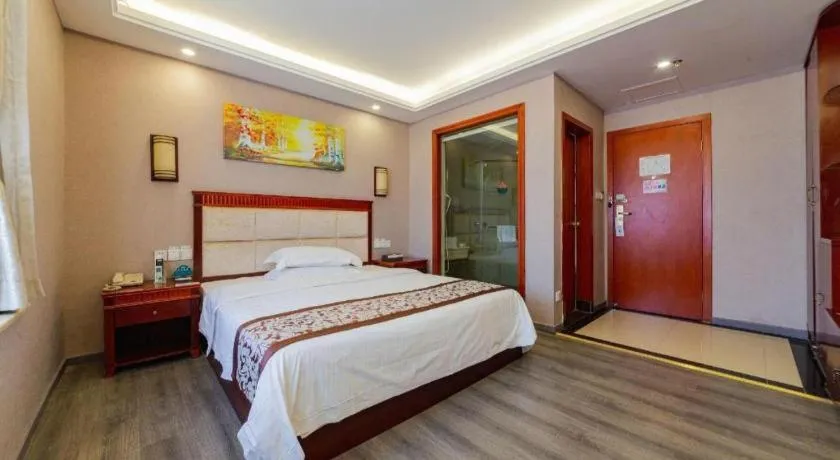 Bed in GreenTree Inn Guangdong Huizhou Chenjiang Intercity Rail Station Business Hotel