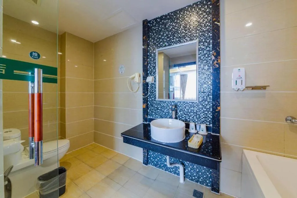 GreenTree Inn Guangdong Huizhou Chenjiang Intercity Rail Station Business Hotel