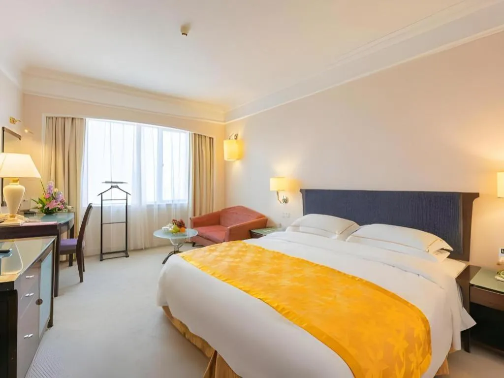 Bed in Shantou Golden Gulf Hotel