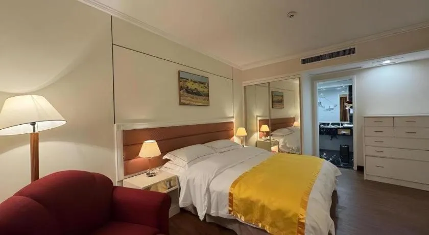 Bed in Shantou Golden Gulf Hotel