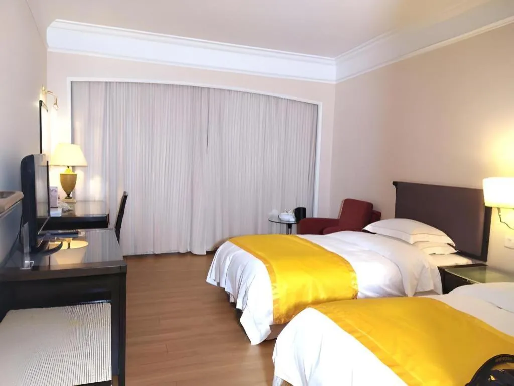 Bed in Shantou Golden Gulf Hotel