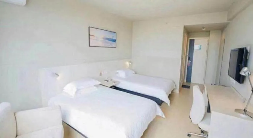 Bed in Jinjiang Inn Zhenjiang Jiangsu University Suning Plaza