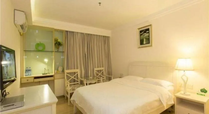 Bed in 7 Days Inn Guangzhou Zoo Huanghuagang Metro Station