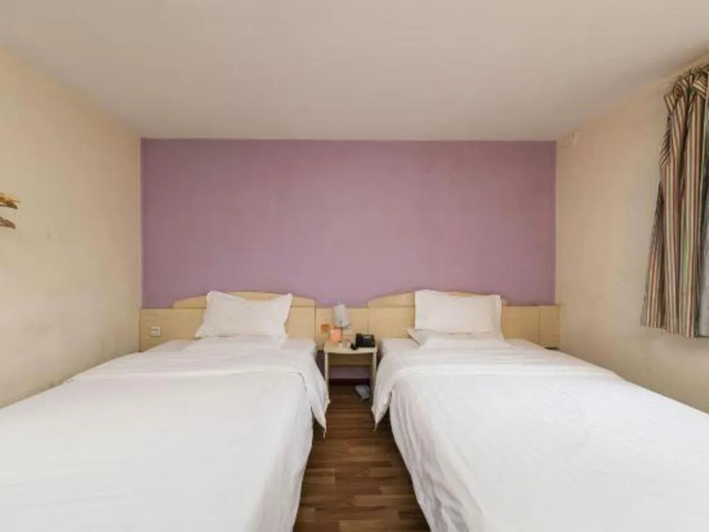 Bed in 7 Days Inn Guangzhou Zoo Huanghuagang Metro Station