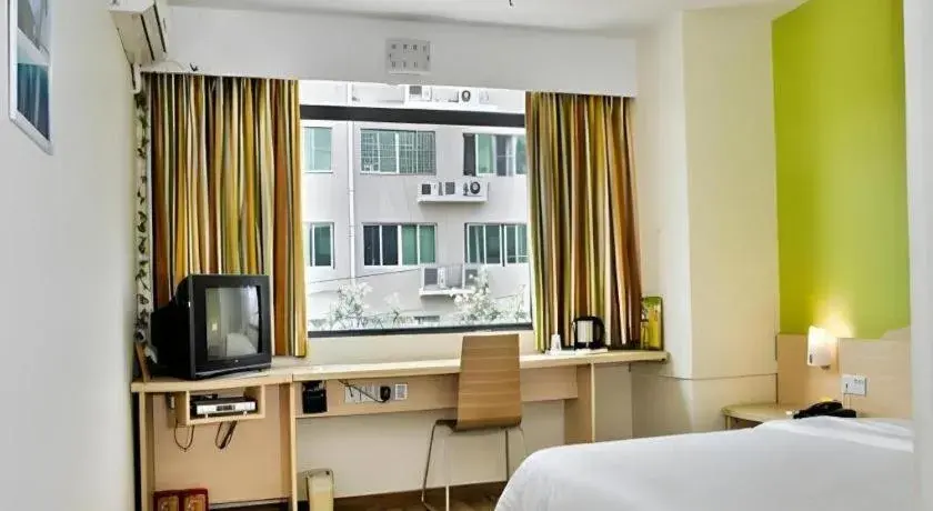 Bed in 7 Days Inn Guangzhou Zoo Huanghuagang Metro Station Bed in 7 Days Inn Guangzhou Zoo Huanghuagang Metro Station