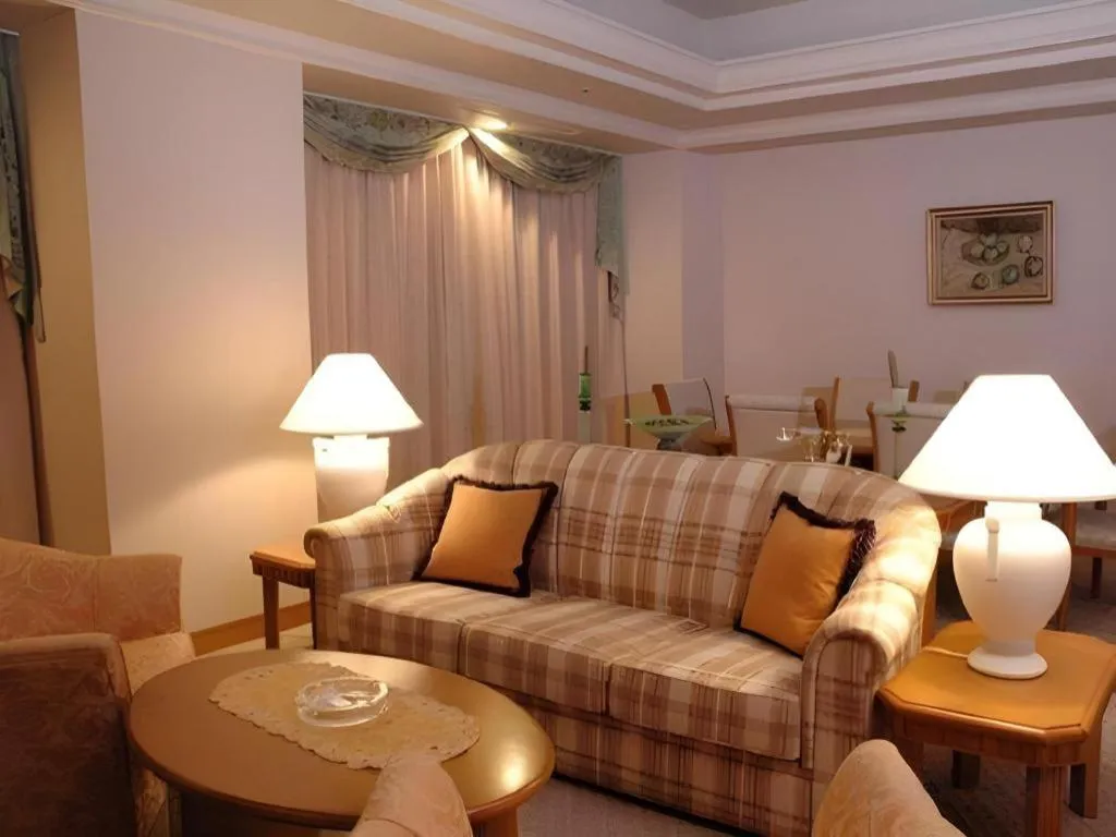 Grand Hotel New Oji