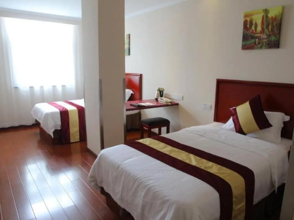 Bed in Greentree Inn Shanghai Middle Xinfu Road Huazhi Road Business Hotel