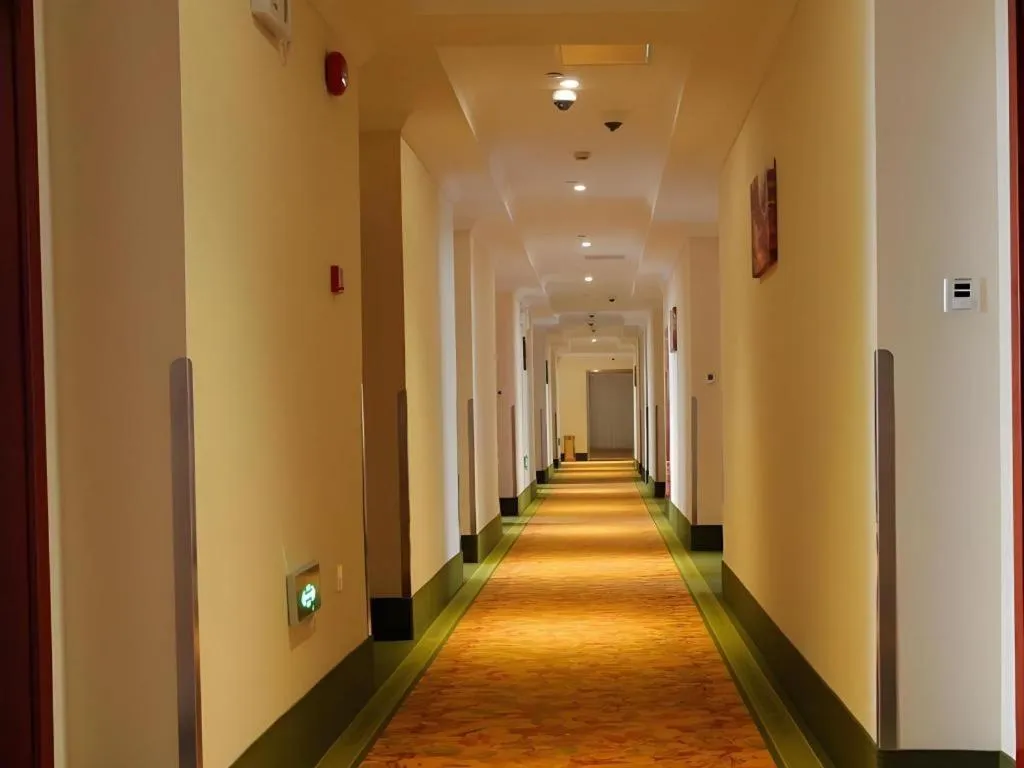 Greentree Inn Shanghai Middle Xinfu Road Huazhi Road Business Hotel