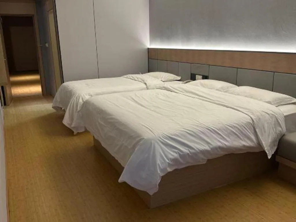 Bed in Greentree Inn Shanghai Middle Xinfu Road Huazhi Road Business Hotel