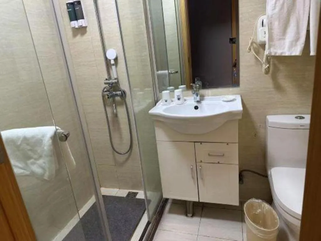 Greentree Inn Shanghai Middle Xinfu Road Huazhi Road Business Hotel