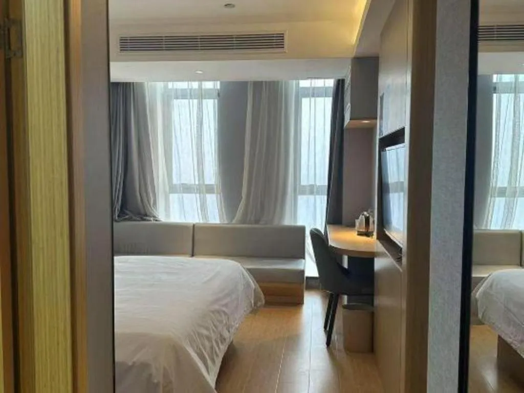 Bed in Greentree Inn Shanghai Middle Xinfu Road Huazhi Road Business Hotel