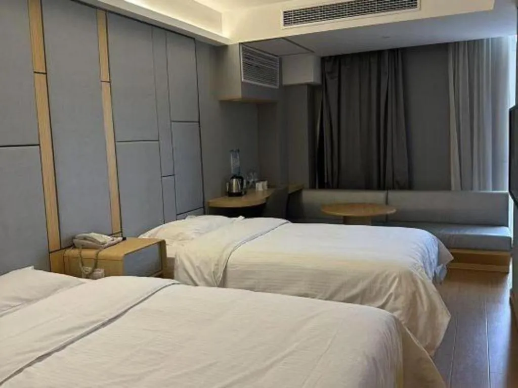 Bed in Greentree Inn Shanghai Middle Xinfu Road Huazhi Road Business Hotel
