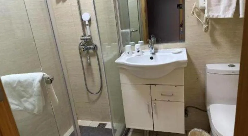 Greentree Inn Shanghai Middle Xinfu Road Huazhi Road Business Hotel