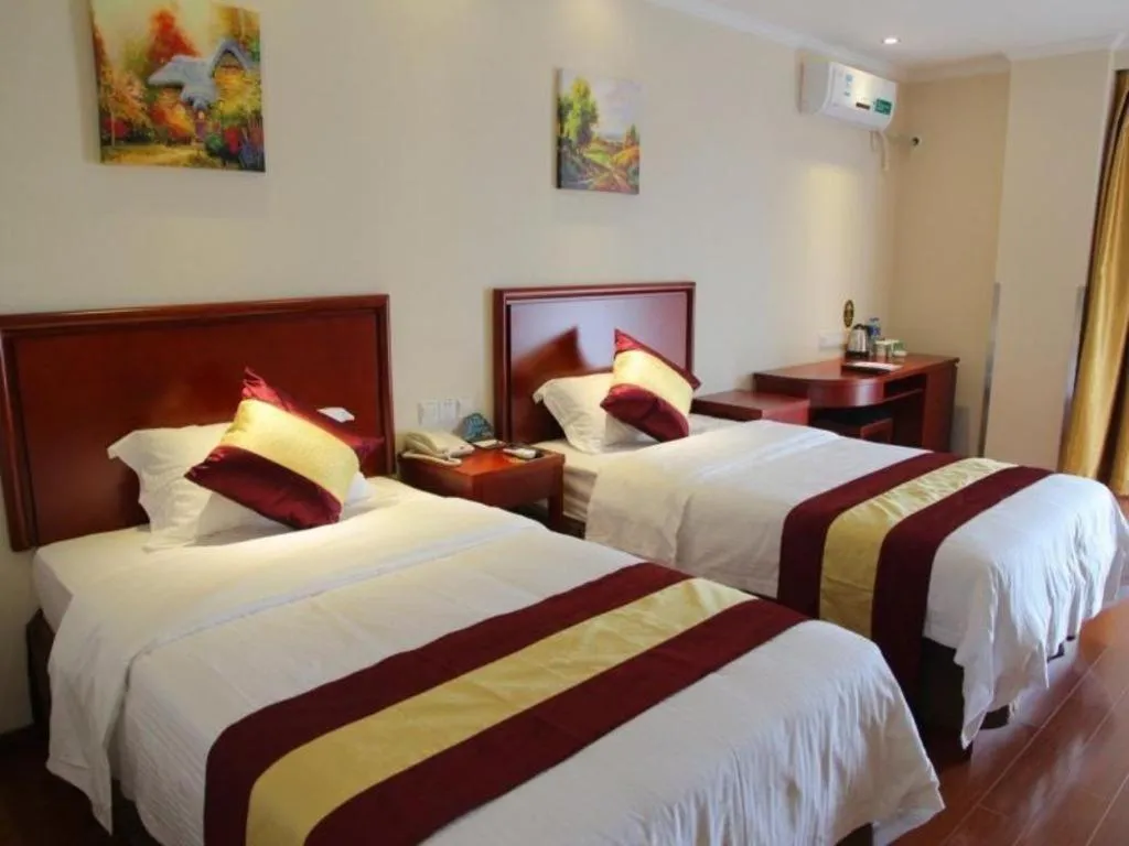 Bed in Greentree Inn Shanghai Middle Xinfu Road Huazhi Road Business Hotel
