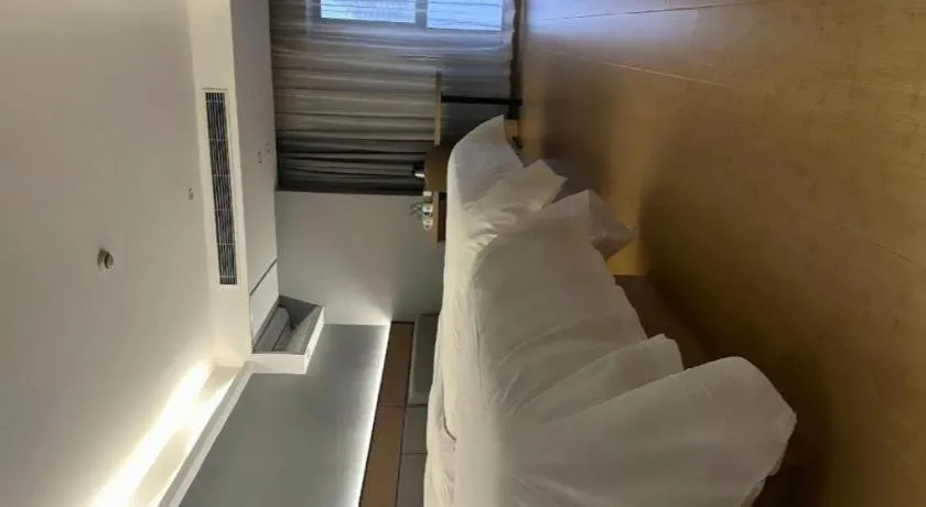 Greentree Inn Shanghai Middle Xinfu Road Huazhi Road Business Hotel