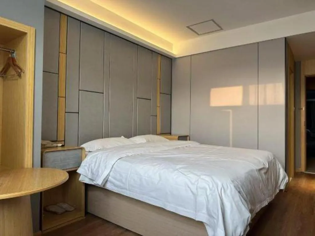 Bed in Greentree Inn Shanghai Middle Xinfu Road Huazhi Road Business Hotel