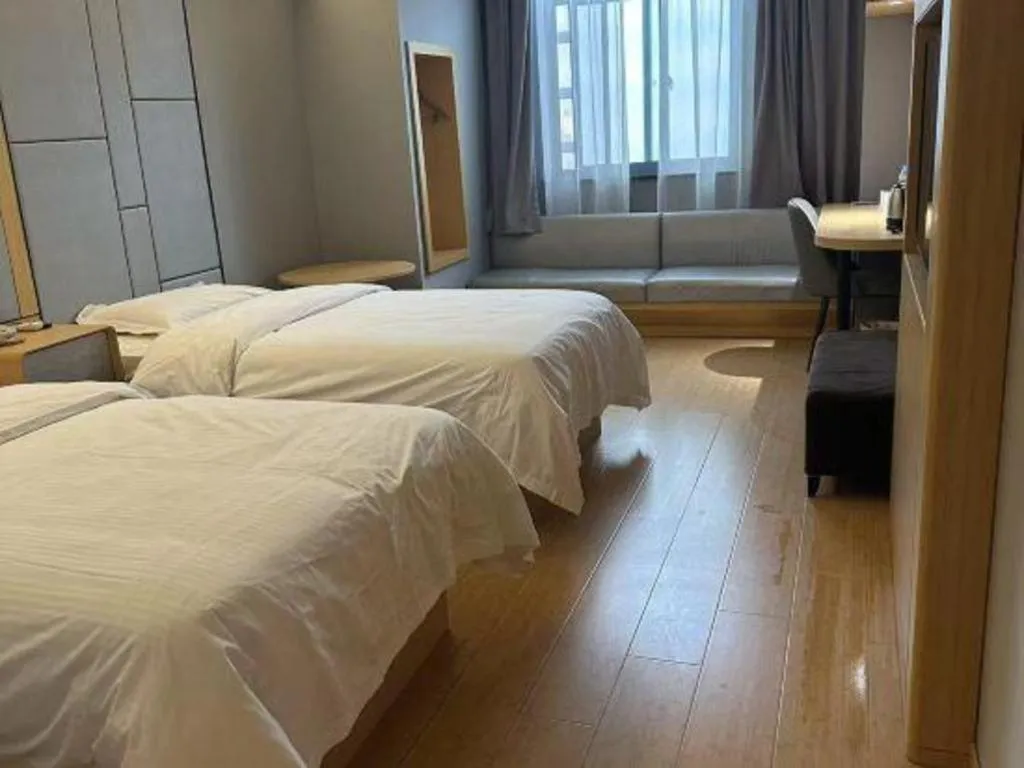 Bed in Greentree Inn Shanghai Middle Xinfu Road Huazhi Road Business Hotel