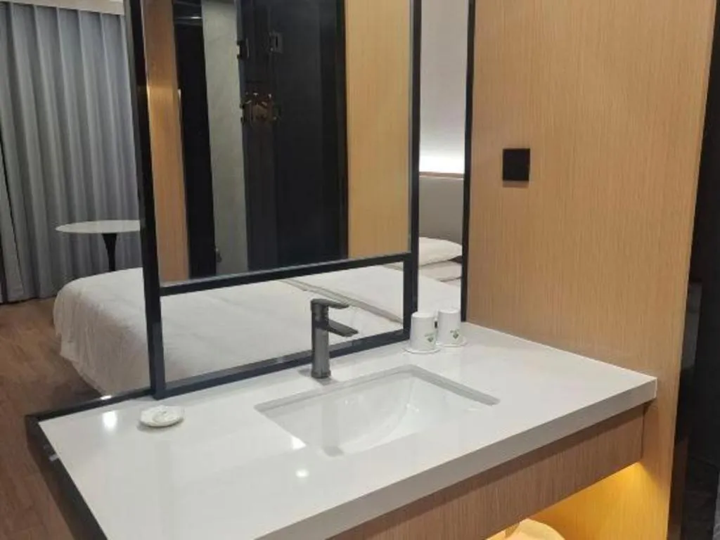 GreenTree Inn Shanghai Songjiang WanDa Plaza RonGMEi Road Express Hotel