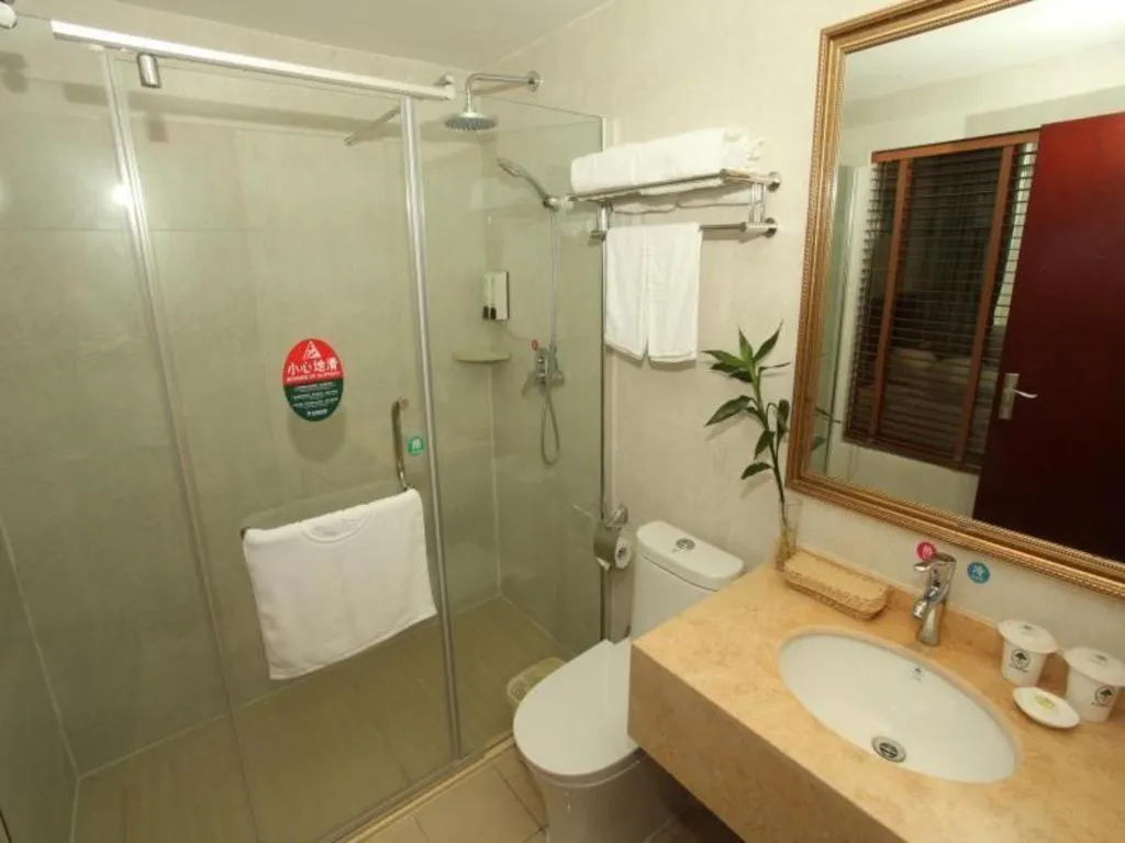 GreenTree Inn Shanghai Songjiang WanDa Plaza RonGMEi Road Express Hotel