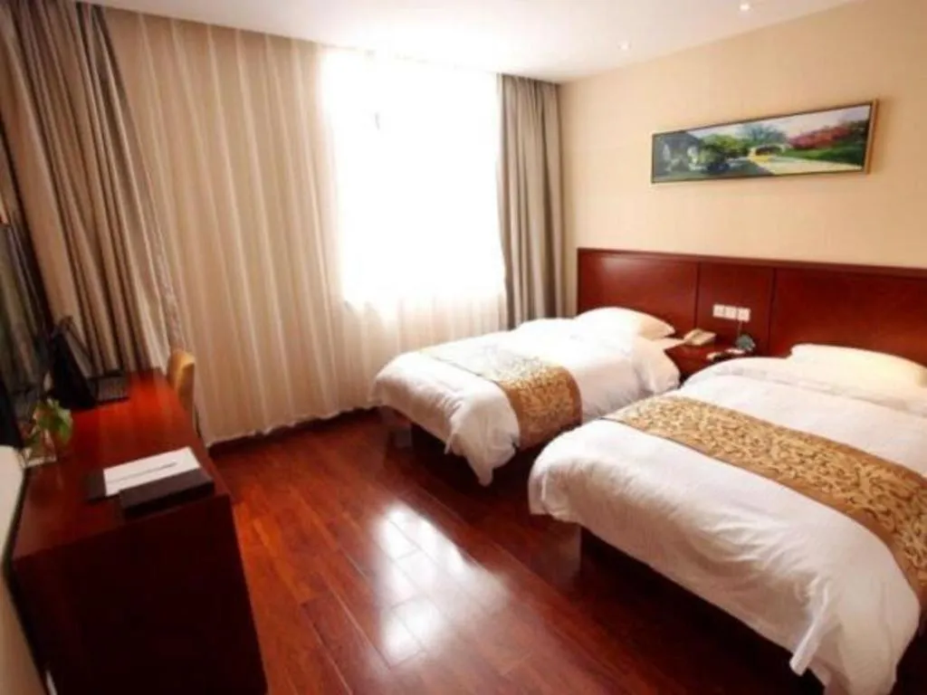Bed in GreenTree Inn Shanghai Songjiang WanDa Plaza RonGMEi Road Express Hotel