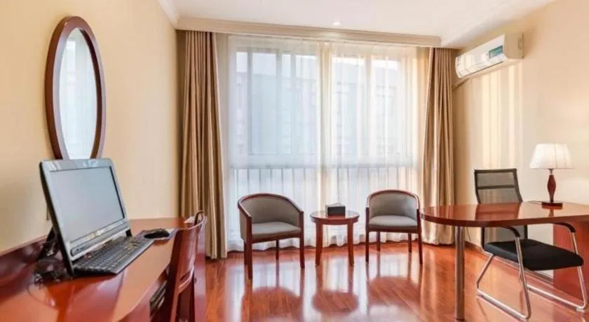 GreenTree Inn Xuzhou High Speed Railway Zhangqian Square Business Hotel