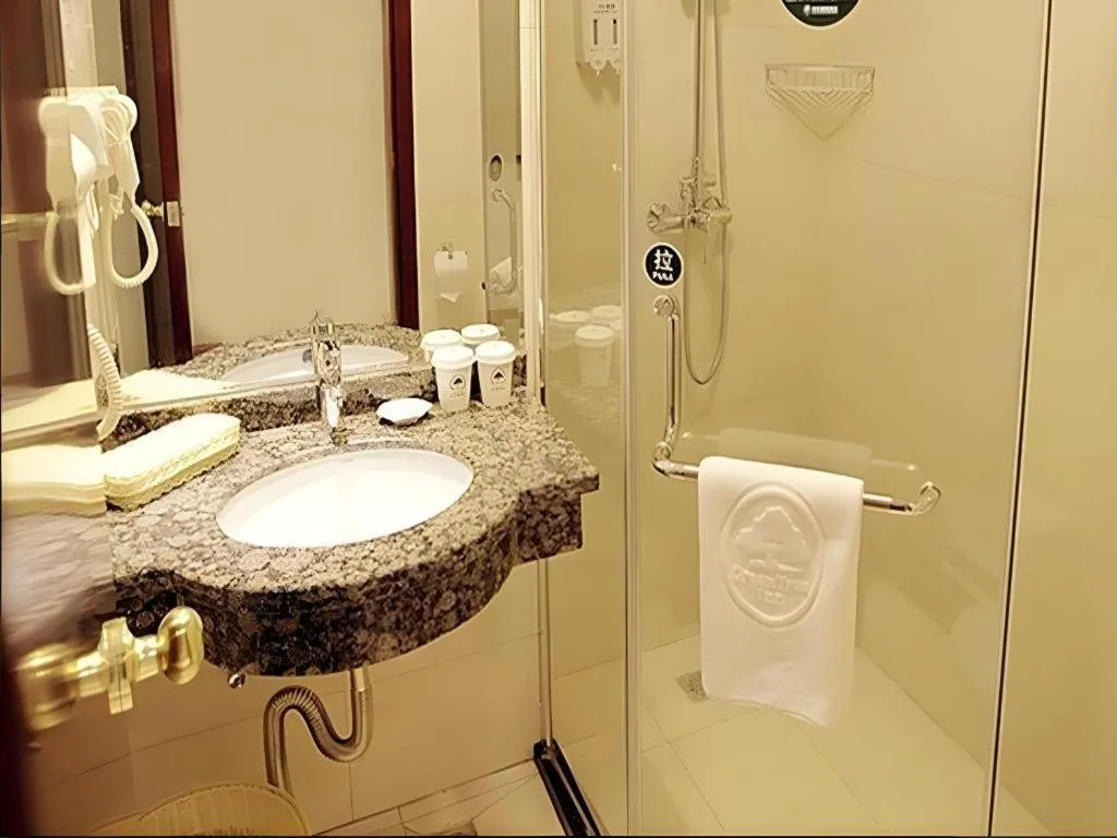 GreenTree Inn Xuzhou High Speed Railway Zhangqian Square Business Hotel