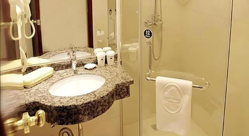 GreenTree Inn Xuzhou High Speed Railway Zhangqian Square Business Hotel