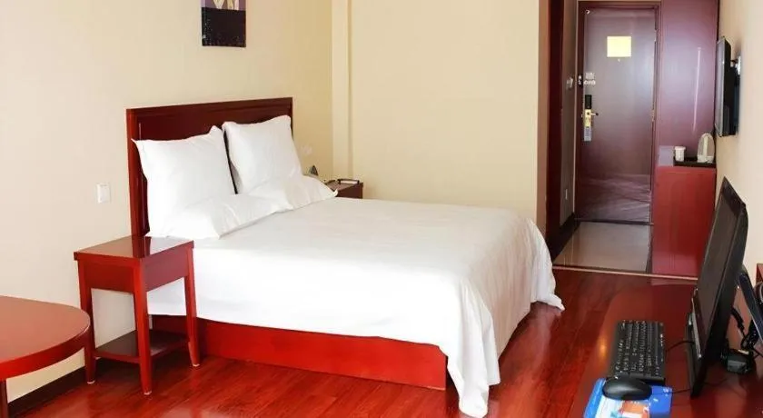 Bed in GreenTree Inn Xuzhou High Speed Railway Zhangqian Square Business Hotel