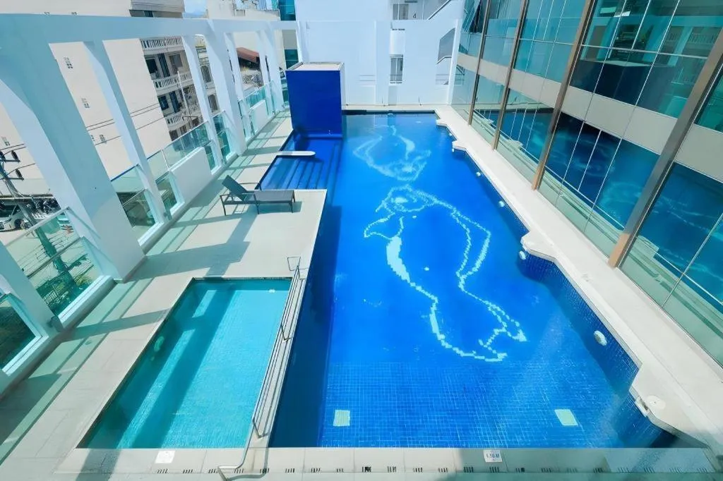 New Season Square Hotel