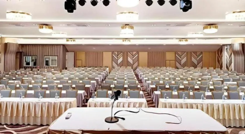 New Season Square Hotel