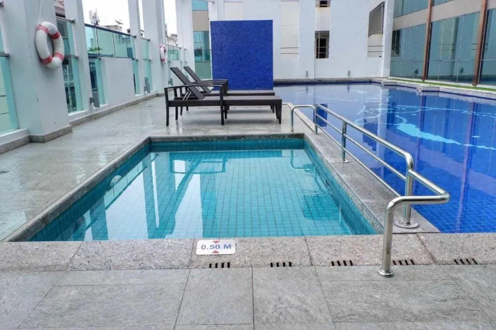 New Season Square Hotel